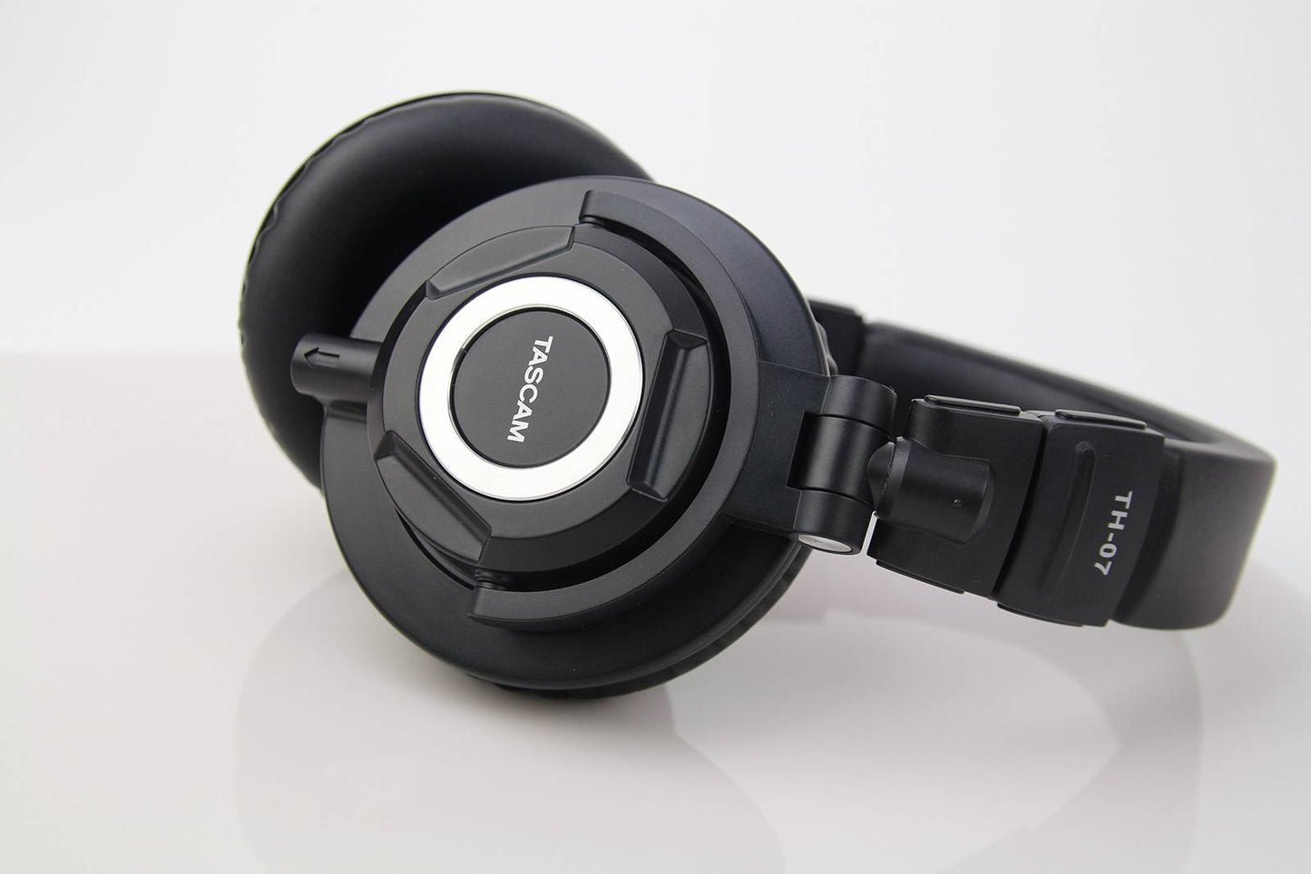 Tascam TH-07 - High Definition Monitor Headphones - 305broadcast